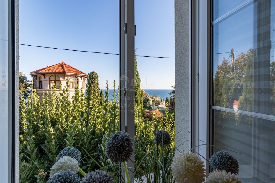 Гурзуф дом с колоннами