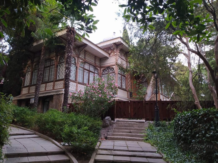 Гурзуф отель дача Дриада