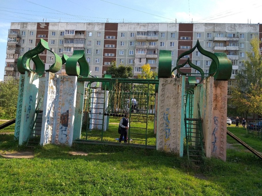 Дом из окон