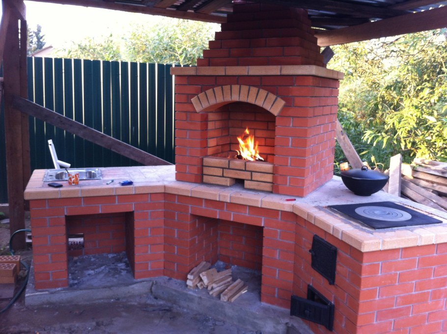 Мангальная зона с казаном и мангалом