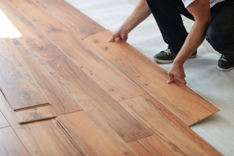 Укладка ламината на пол