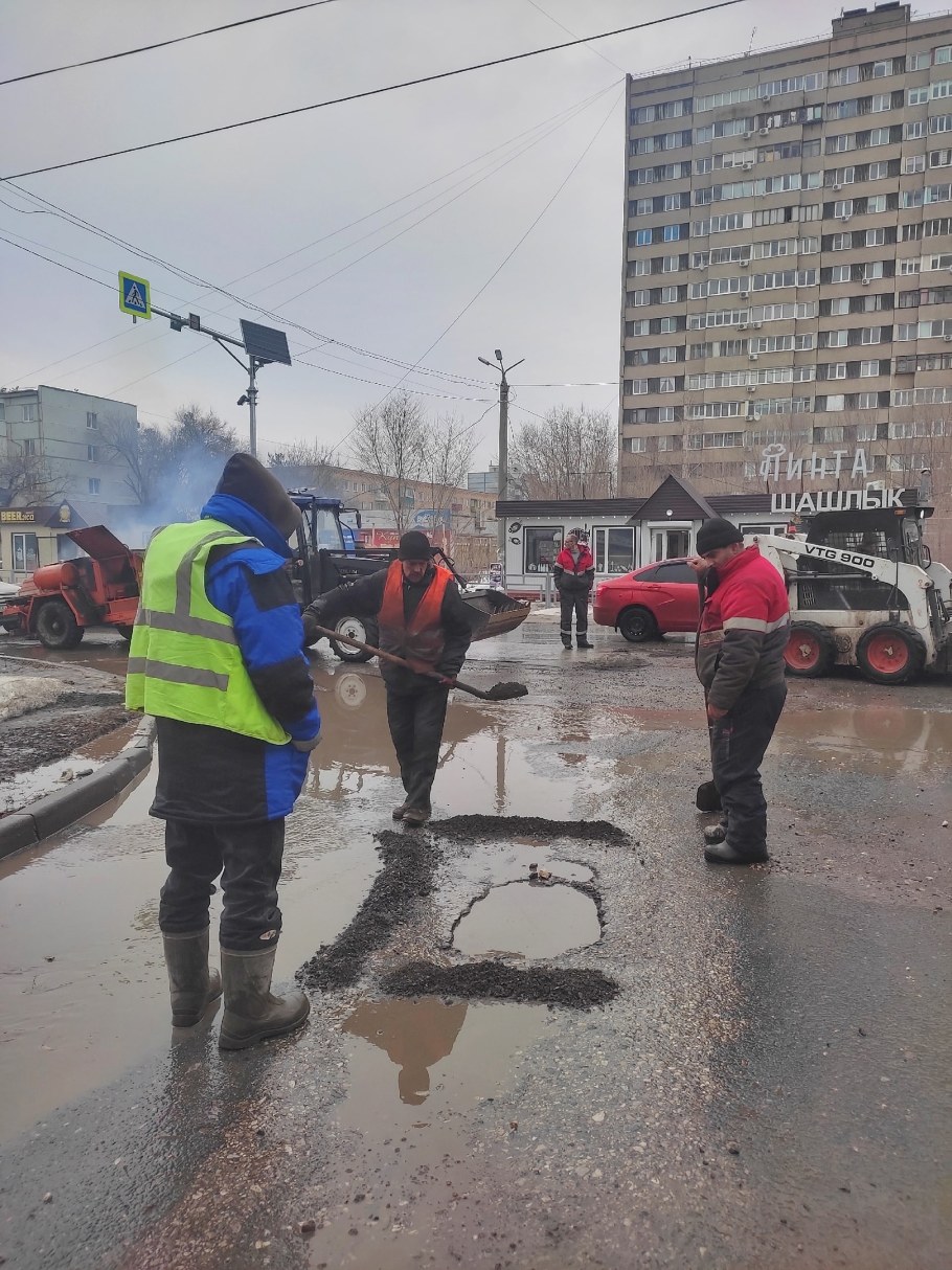 Ремонтируют дороги