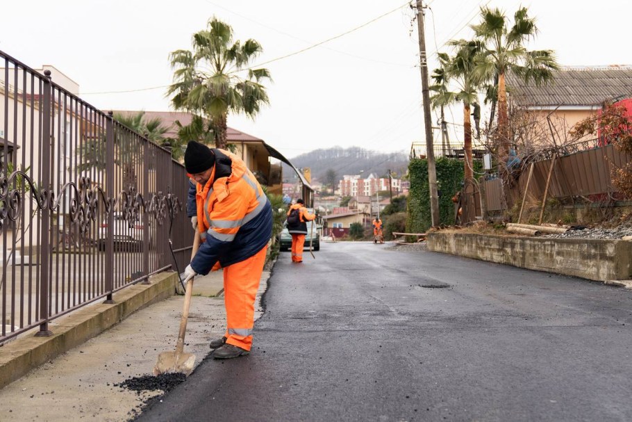 Дорожные работы на трассе