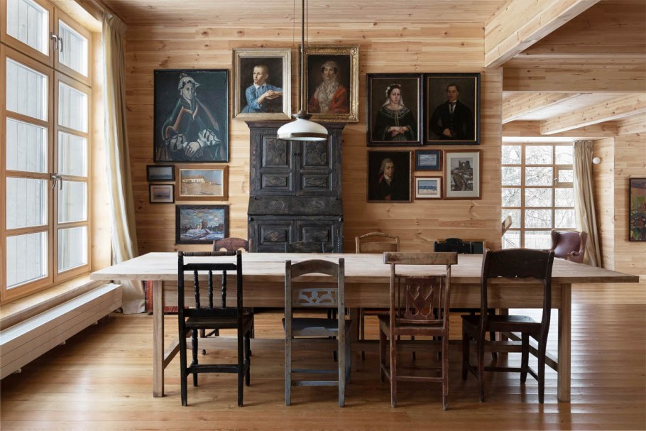 Интерьер старого деревянного дома