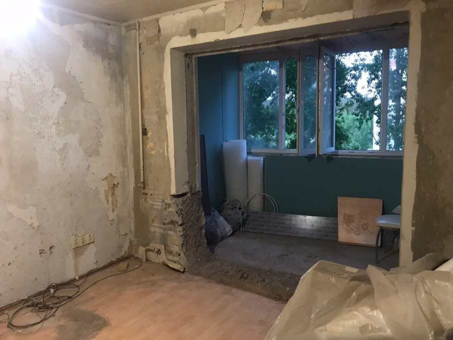 Объединение комнаты с балконом в панельном доме