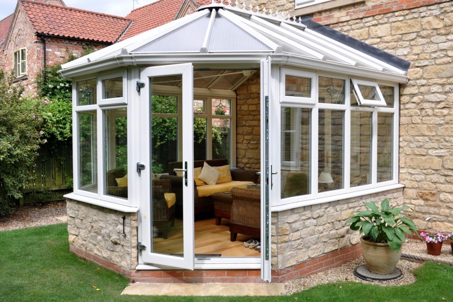 Беседка остекленная