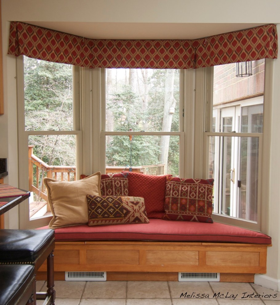 Диванчик в эркере