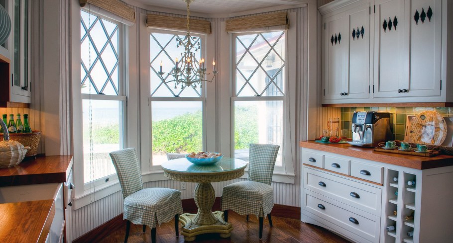 Кухня с эркером