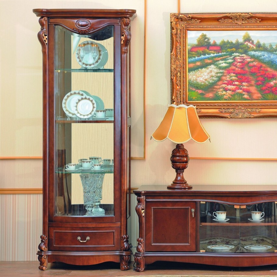 Шкаф-витрина стеклянная