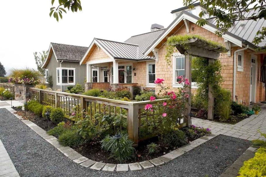 Палисадник перед забором Англия