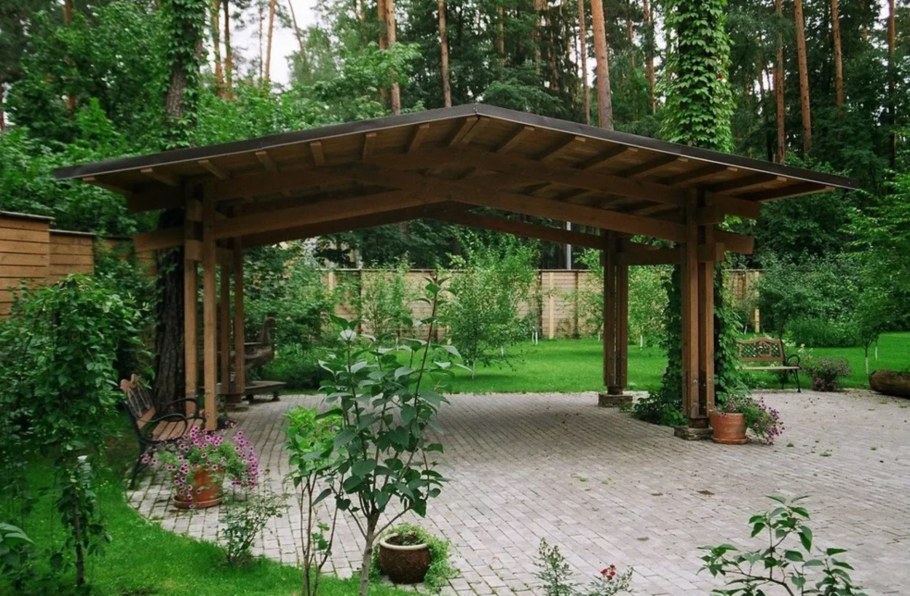 Деревянный навес