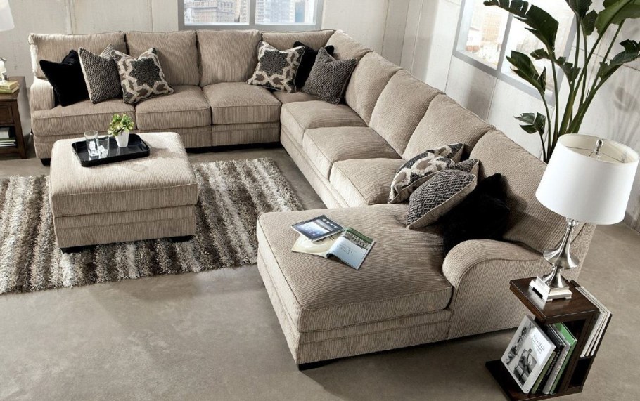 Стильные угловые диваны в гостиную