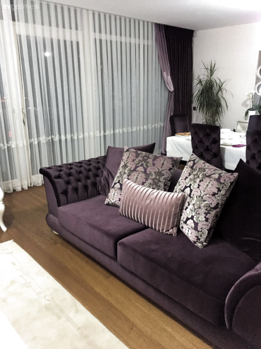 Бирюзовые шторы в интерьере