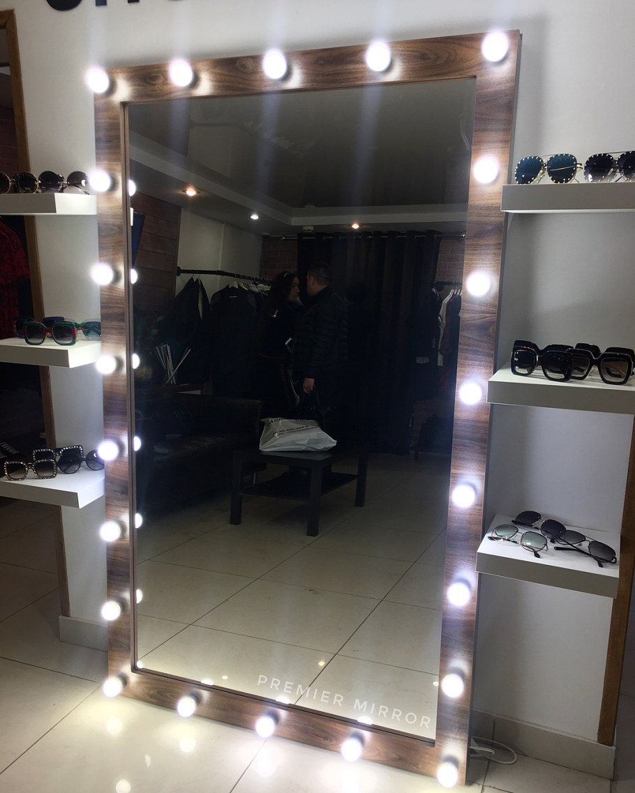 Зеркало в пол с подсветкой