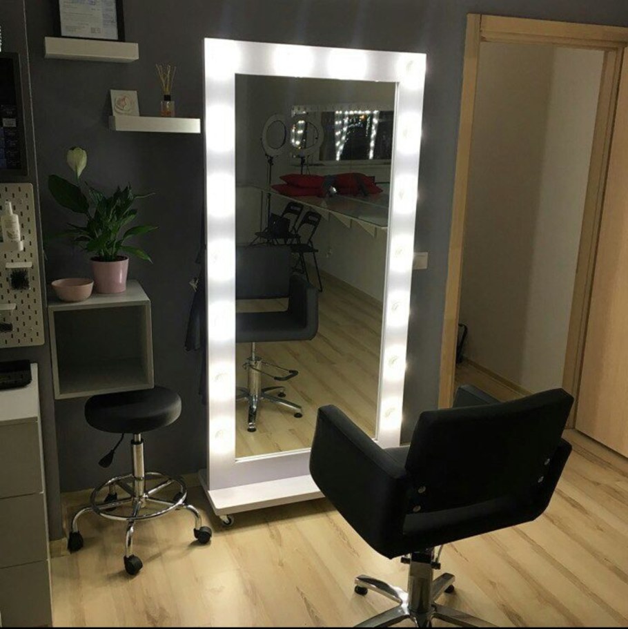 Овальное зеркало с фацетом