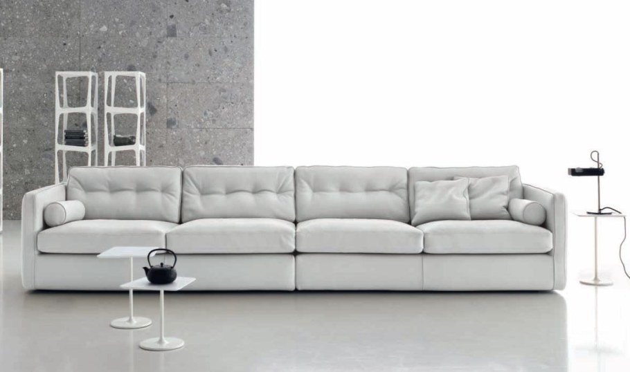 Длинный диван