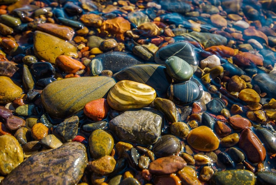 Плоские камни для аквариума