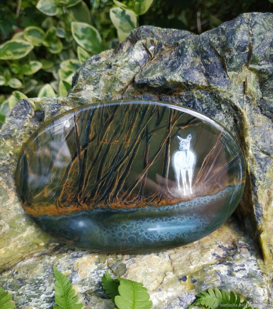 Аквариум с белыми камнями