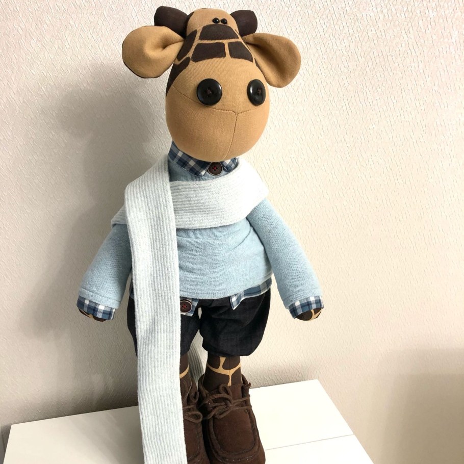 Текстильная кукла в образе жирафа