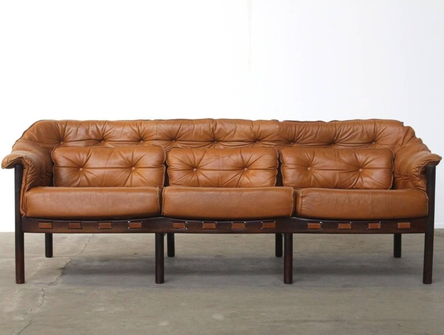 Верблюжий диван