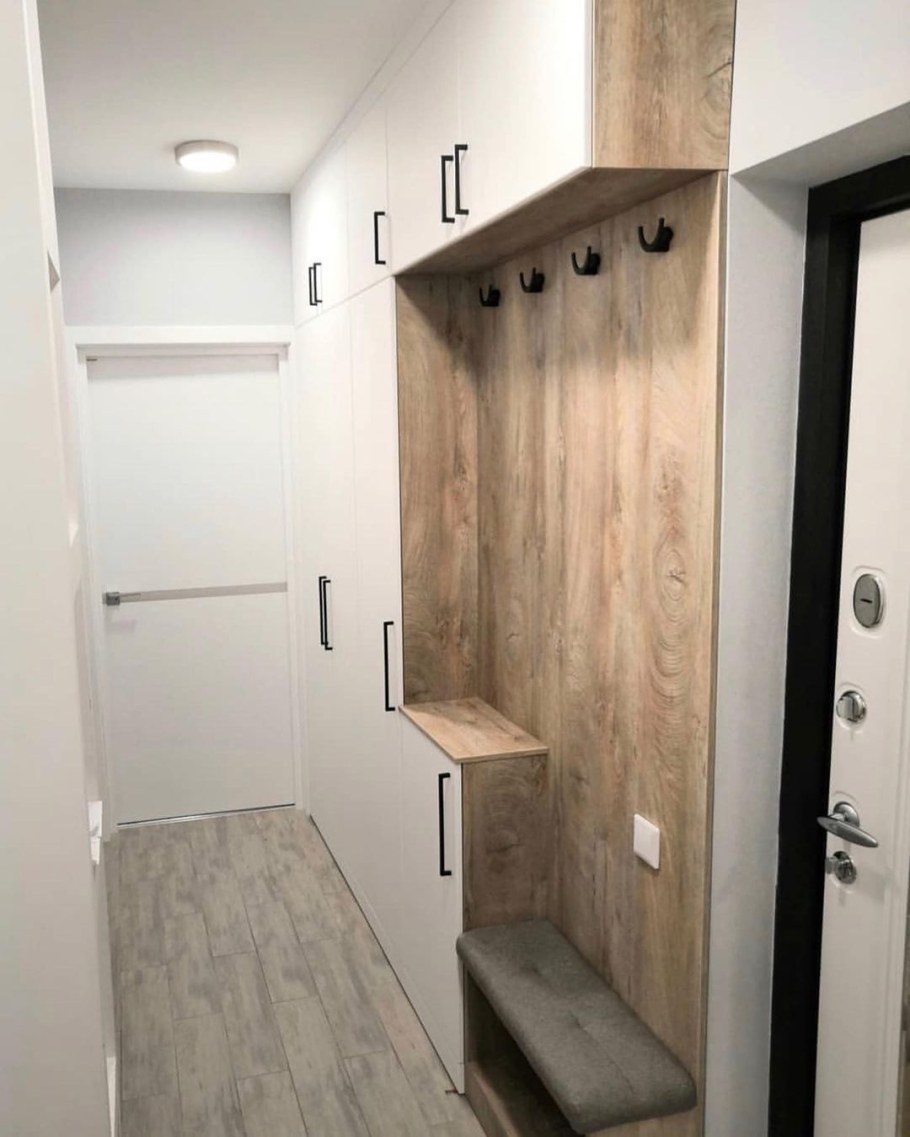 Яркая прихожая