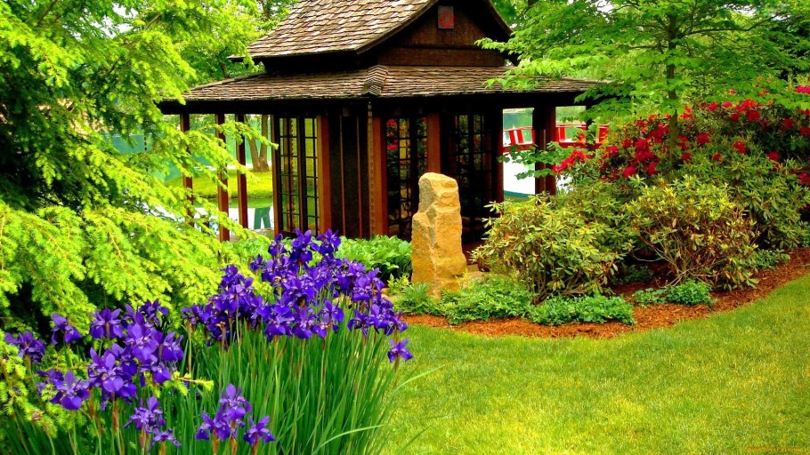 Красивый сад