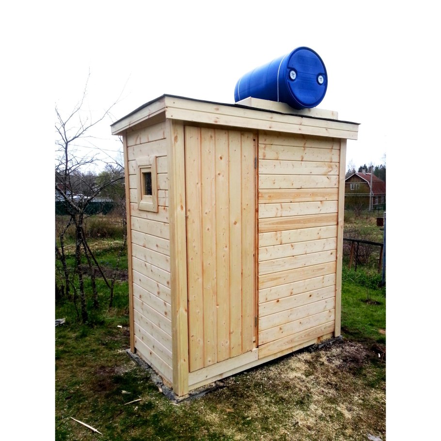 Дачный душ с предбанником