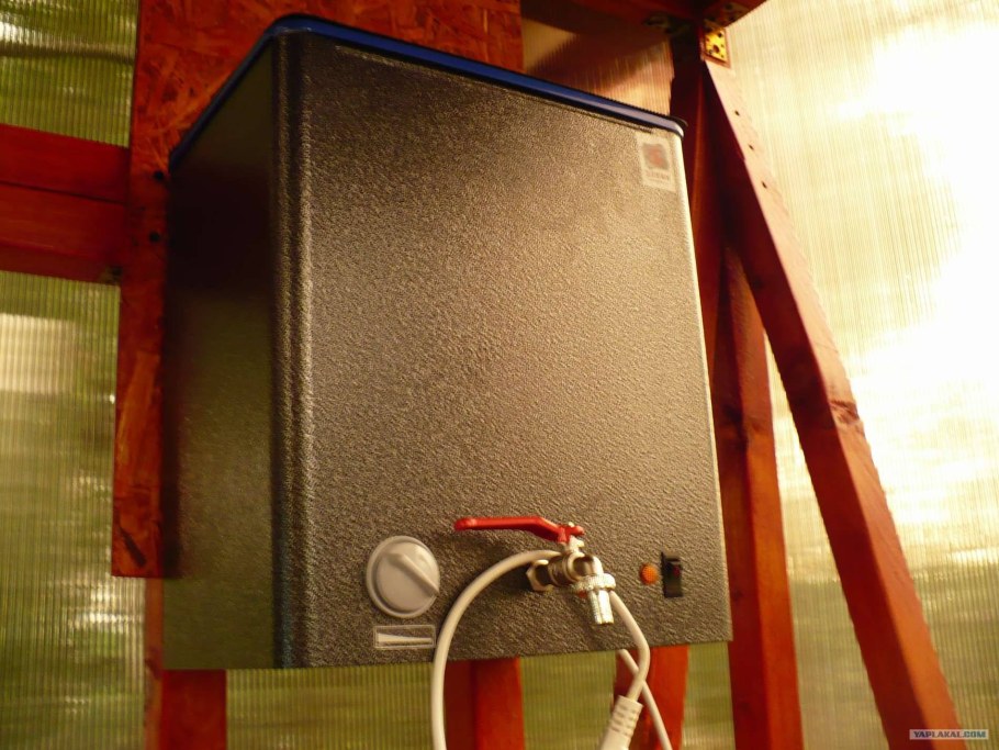 Летний душ для дачи из досок