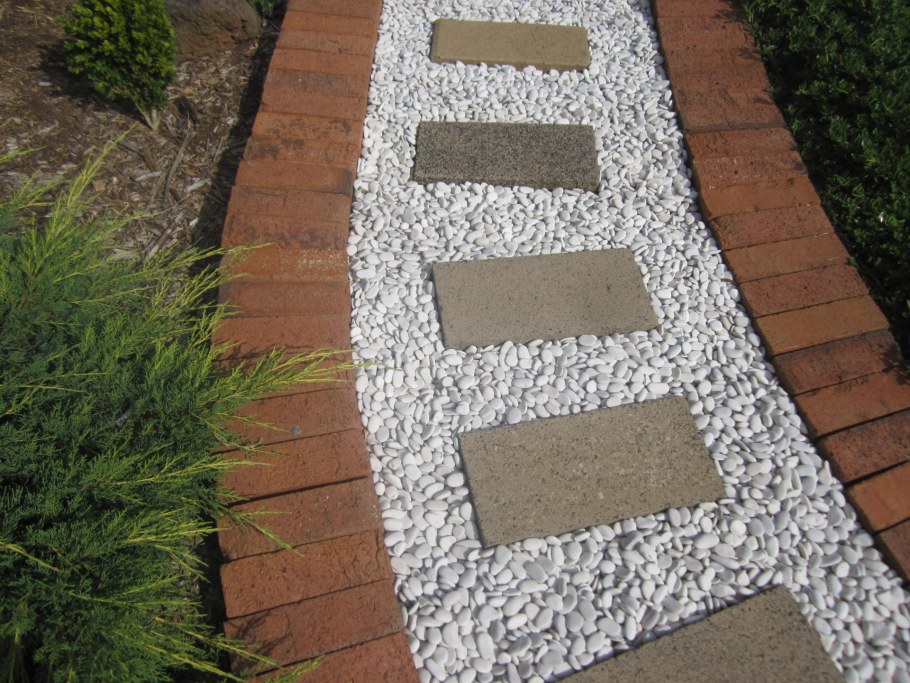 Садовые дорожки из кирпича