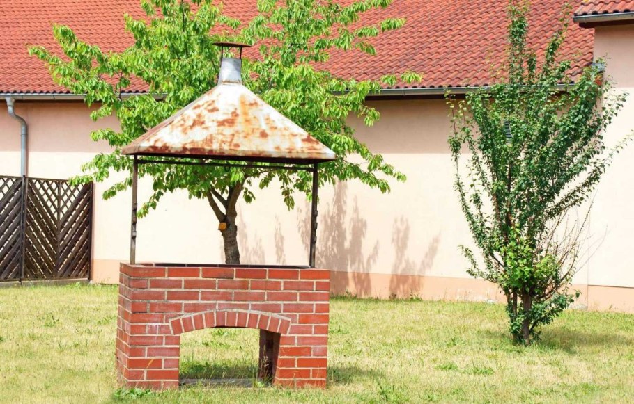 Печь на улице для дачи из кирпича