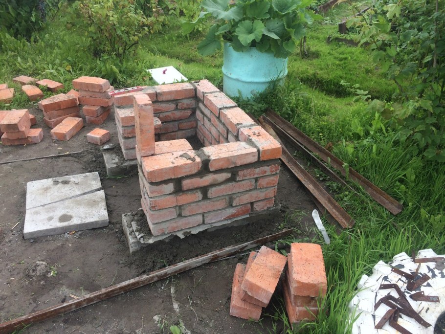 Кирпичный мангал