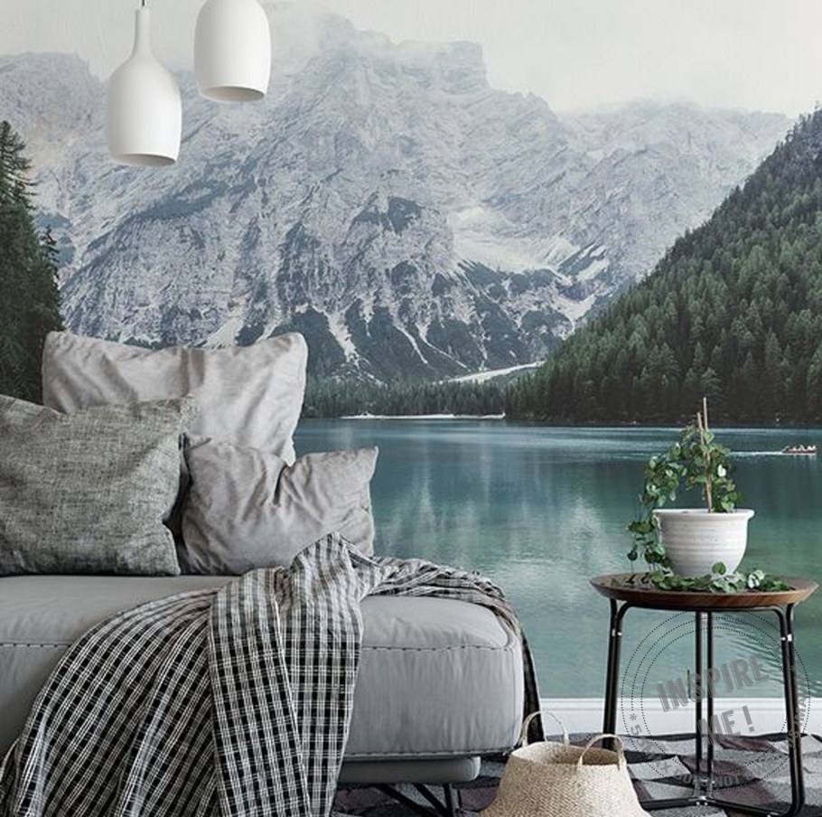 Графичные постеры в интерьере