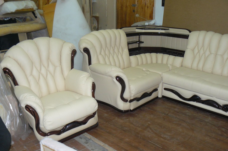 Перетянуть мягкую мебель на дому