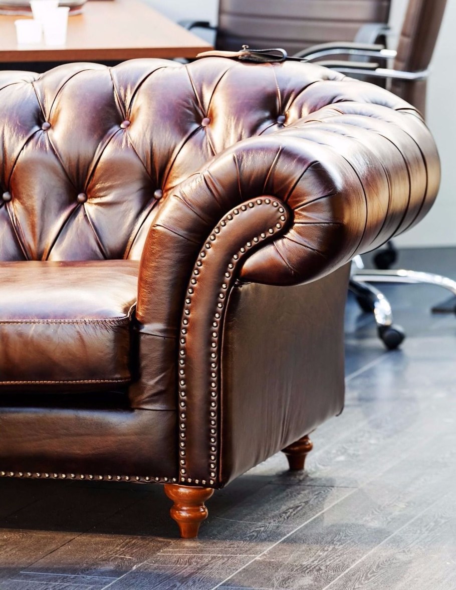 Перетянуть старый диван