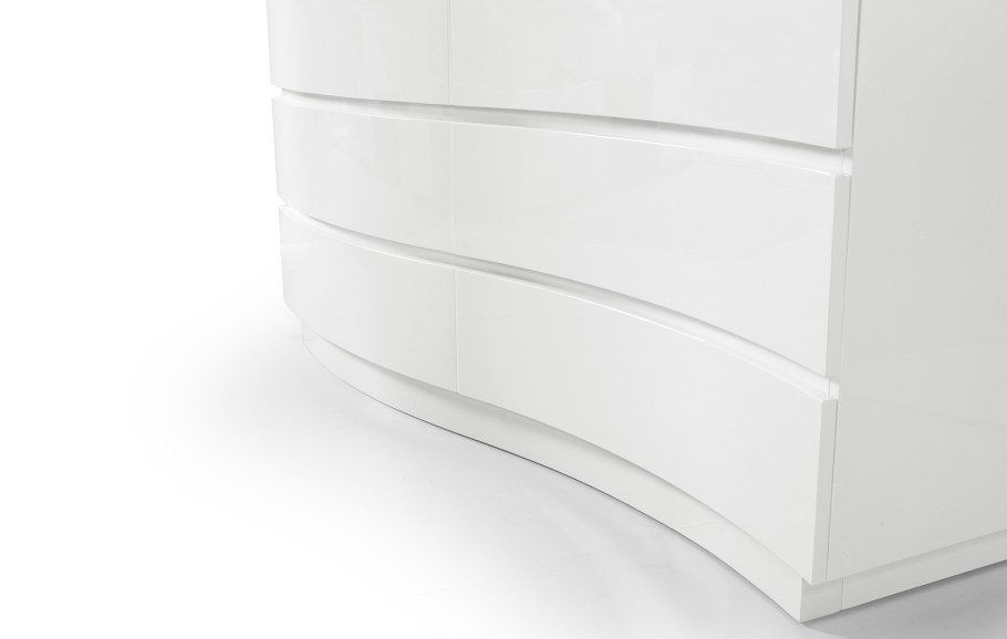 Комод с зеркалом в спальню