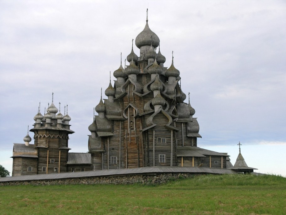 Кижи памятник деревянного зодчества