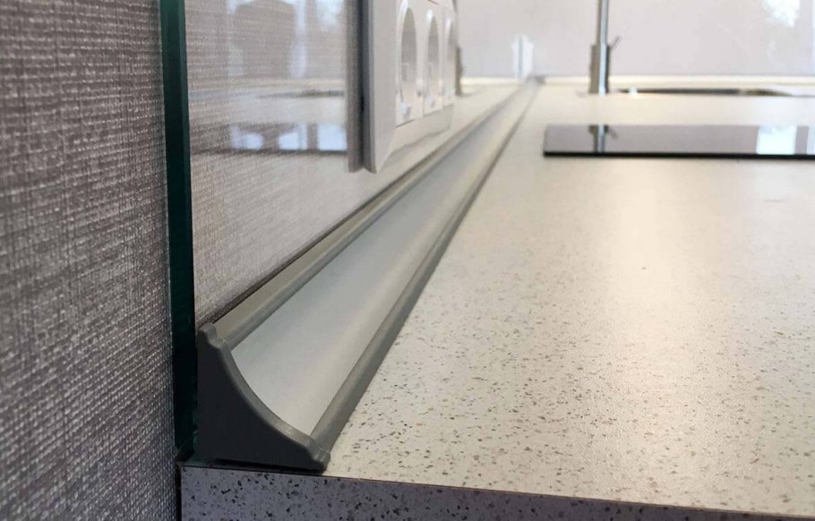 Плинтус для столешницы, алюминий полированный 11x25.8мм l=4м Firmax