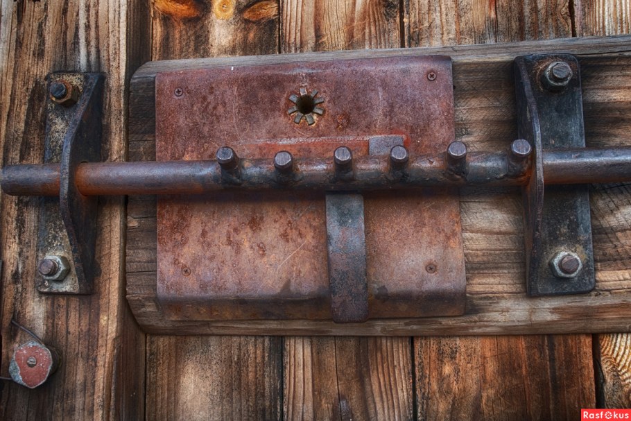 Засов на ворота