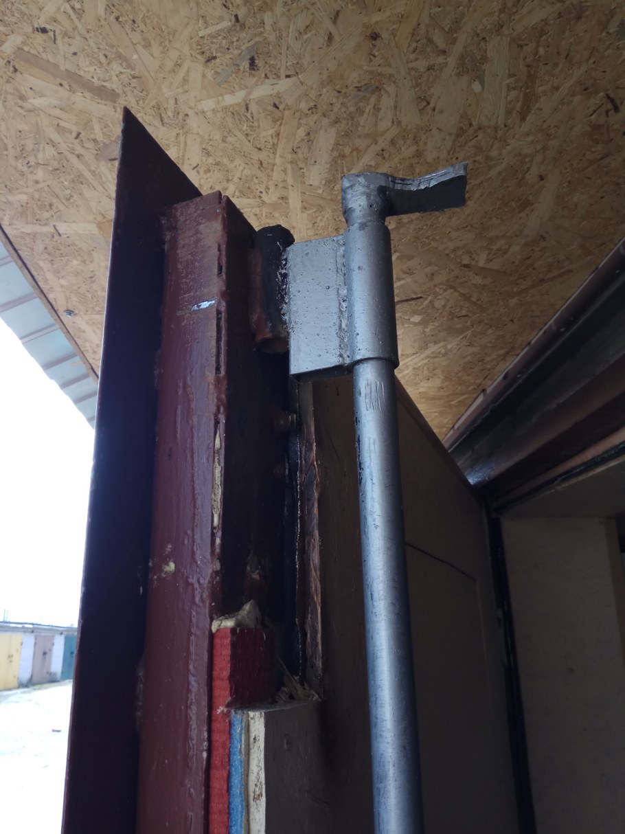 Ригельный затвор для гаражныхварот