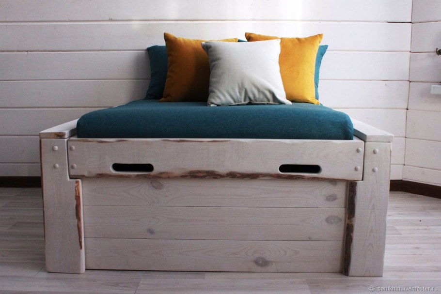 Шкаф на балкон с сидушкой