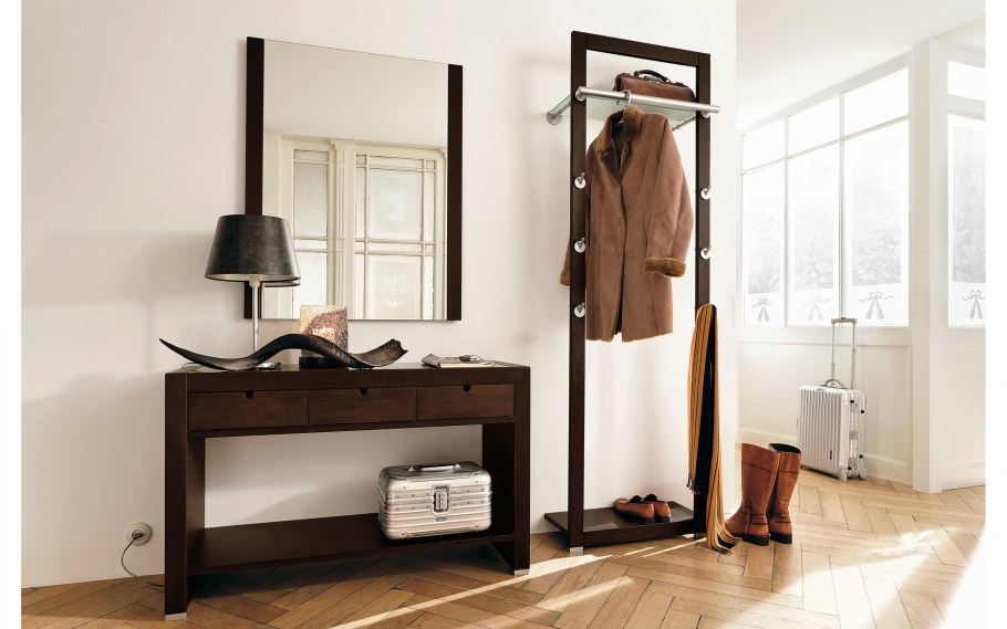 Вешалка в прихожую