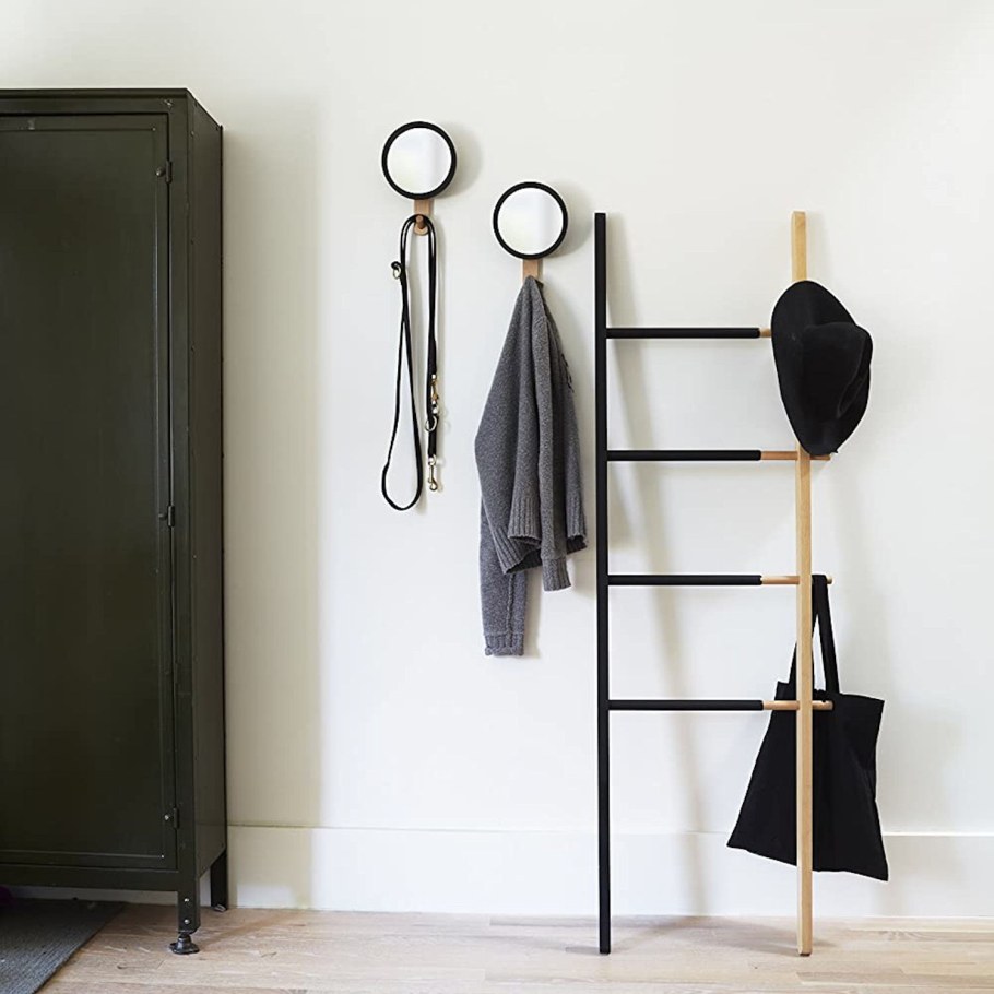 Зеркало с вешалкой Umbra Hub