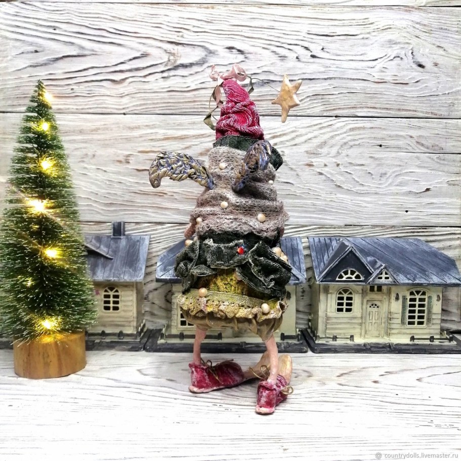 Новогодняя елка из папье маше