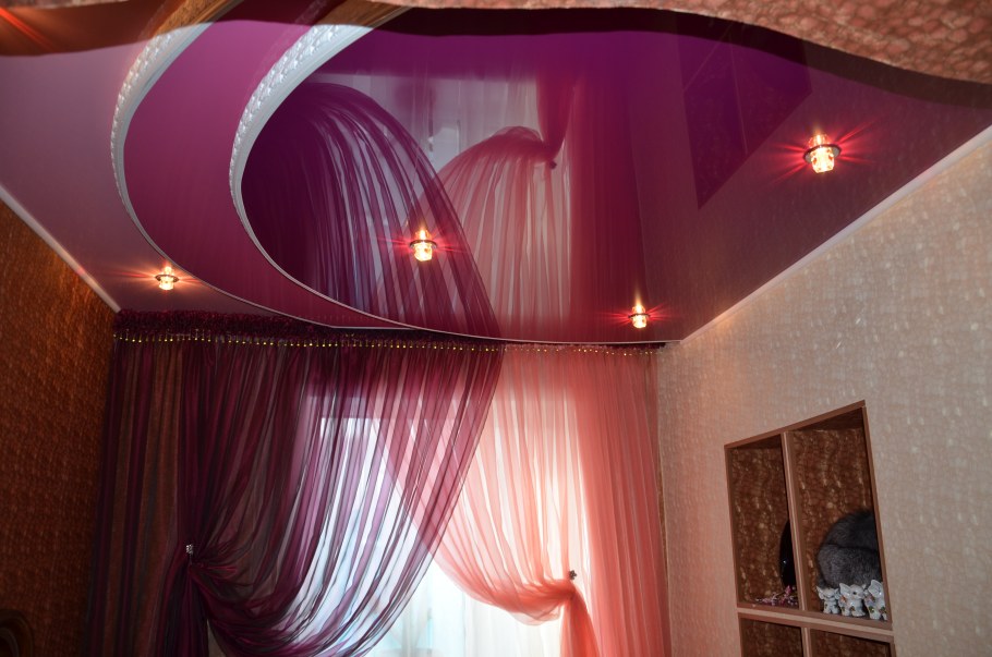 Красивые натяжные потолки