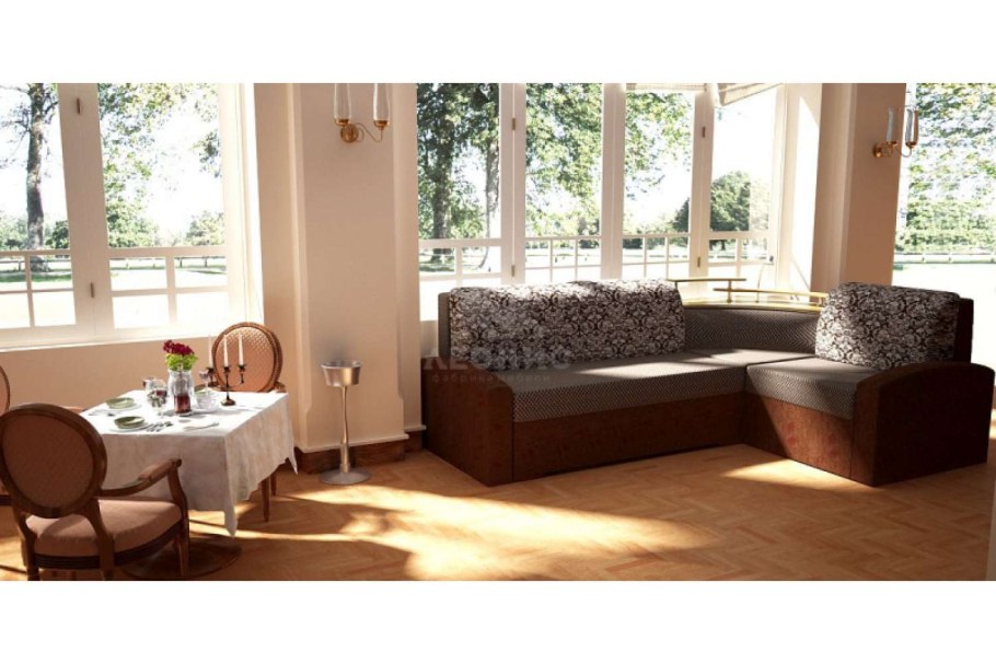 Диван в светлых тонах