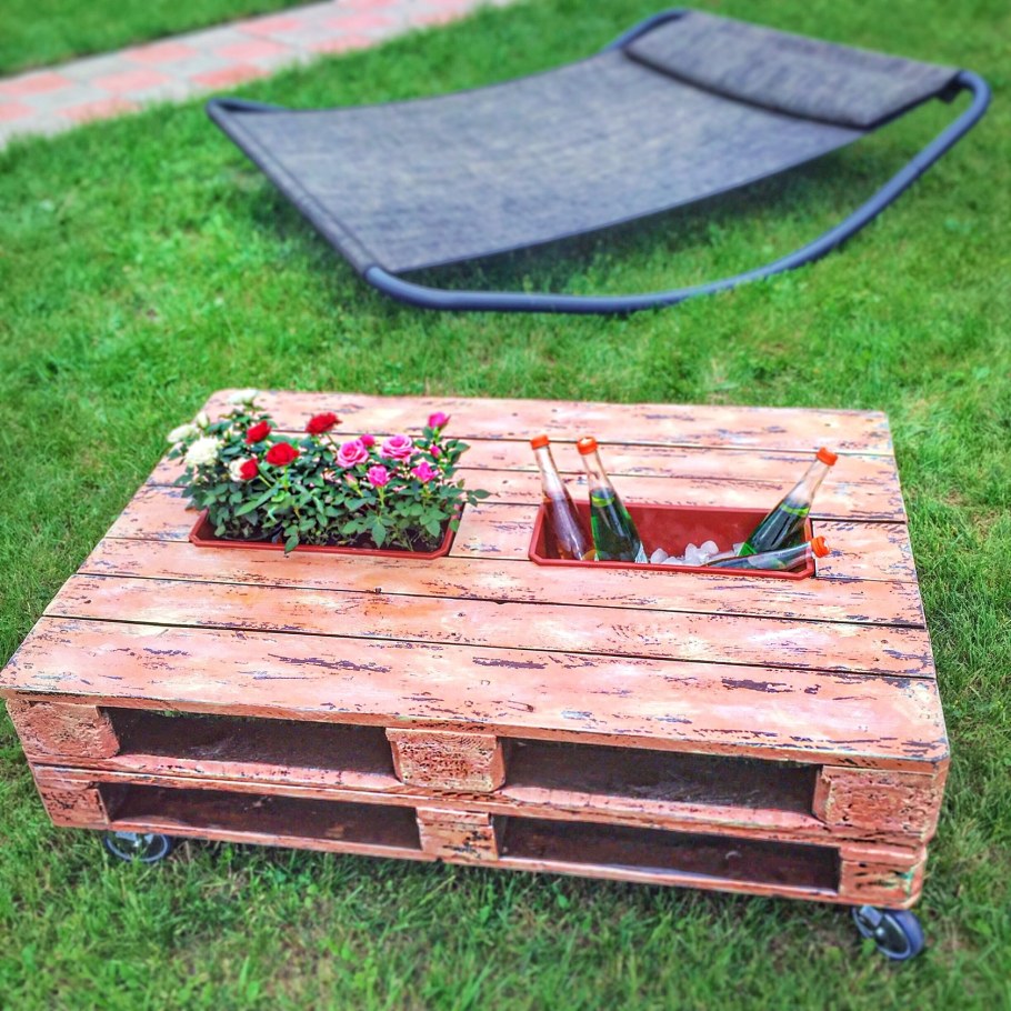 Садовая мебель из поддонов