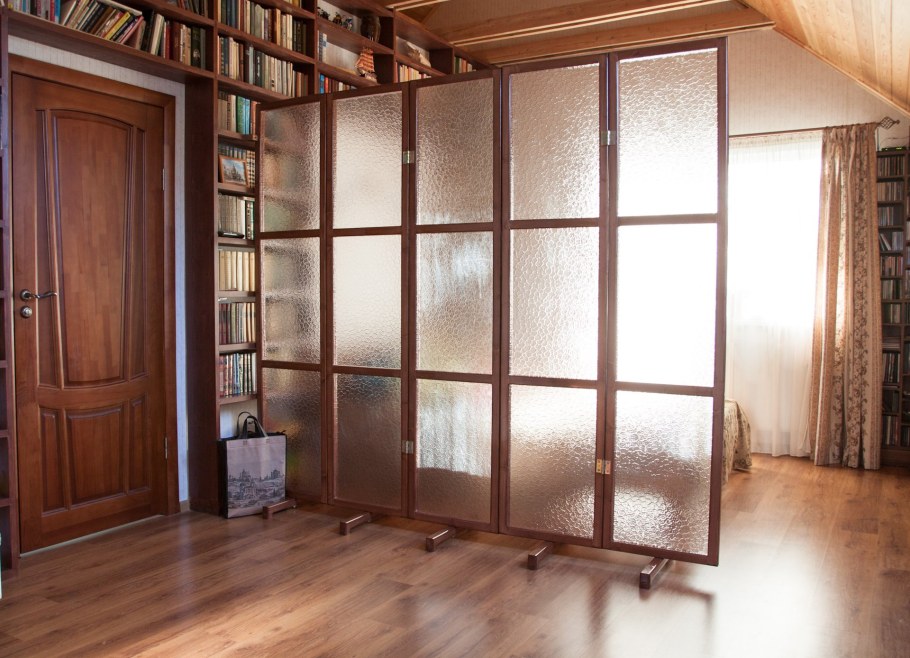 Стеклянные ширмы перегородки