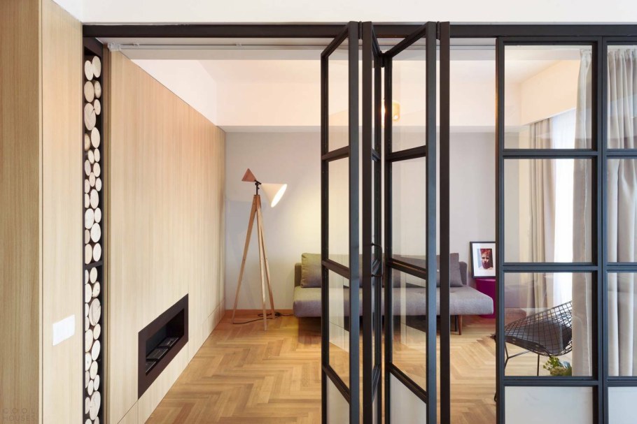 Стеклянная дверь гармошка перегородка в комнате