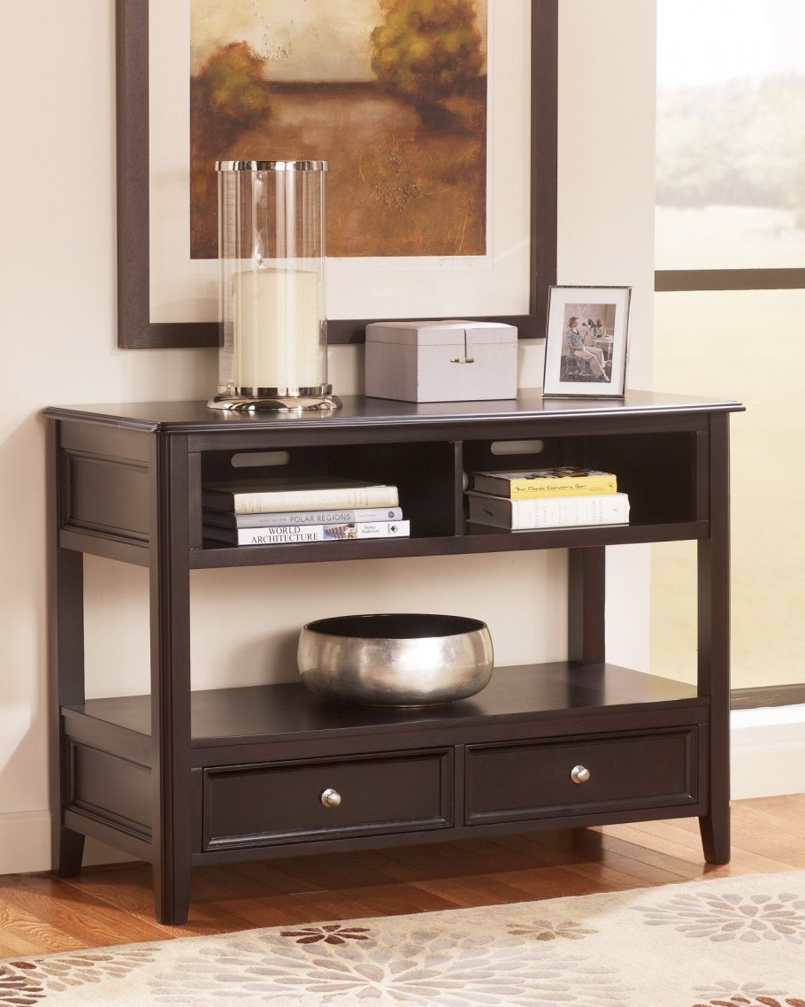 Пристенные столики в гостиную