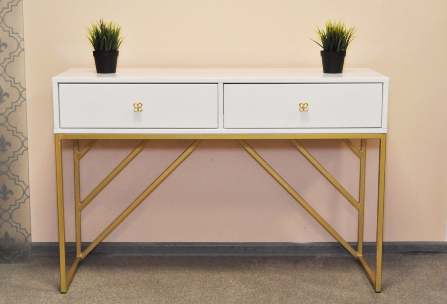 Консоль с полками